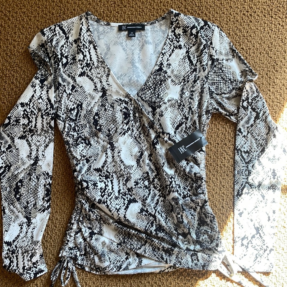 XS Snake print top